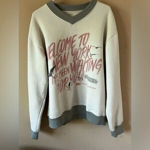 1989 Taylor Swift sweatshirt- Large